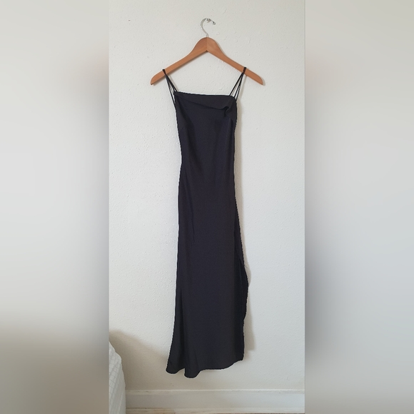 🔥NEW WITH TAG ASTR THE LABEL COWL SLIP MIDI DRESS BLACK in XS and SMALL🔥 - Picture 5 of 9